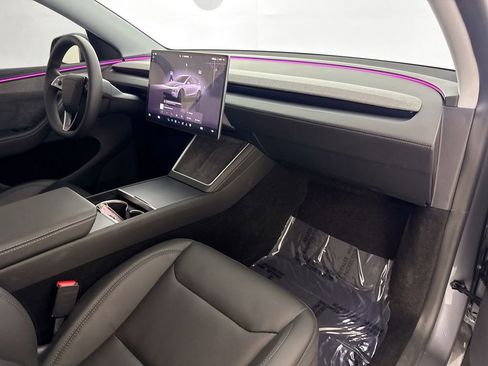 Used 2026 Tesla Model Y Long Range image 27
