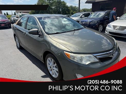 Used 2012 Toyota Camry XLE FWD image 1