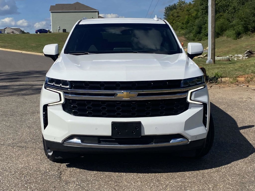 Used 2021 Chevrolet Suburban LS w/ Driver Alert Package AWD/4WD image 2