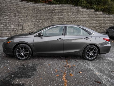 Used 2015 Toyota Camry XSE image 10