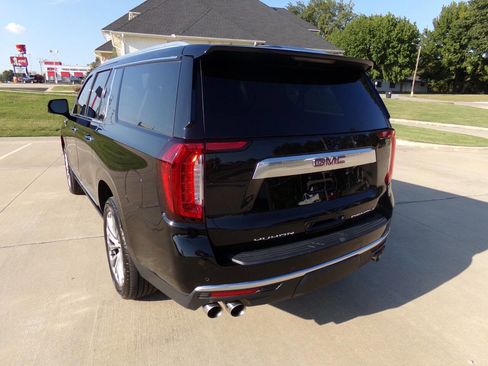 Used 2021 GMC Yukon XL Denali w/ Denali Premium Package image 33