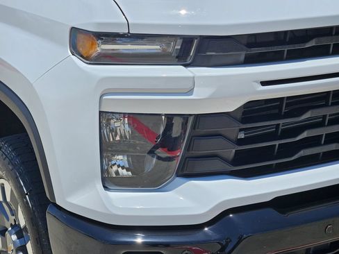Used 2025 Chevrolet Silverado 2500 Custom w/ Custom Value Package AWD/4WD image 10