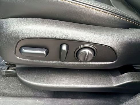 Used 2019 Chevrolet Equinox Premier AWD/4WD image 17