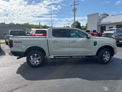 Used 2025 Ford Ranger Lariat w/ Chrome Accent Package AWD/4WD image 8
