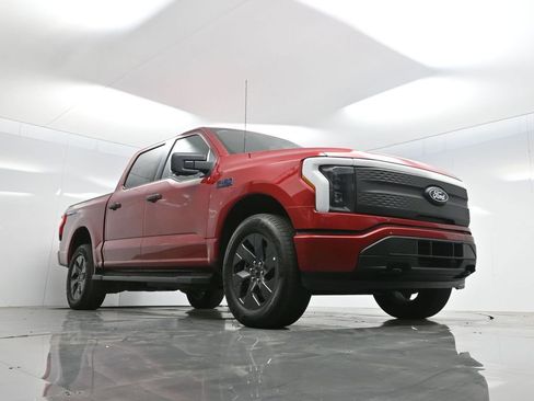 Used 2024 Ford F150 Lightning XLT image 62