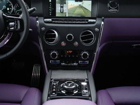 Used 2024 Rolls-Royce Cullinan AWD/4WD image 20