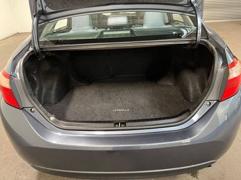 Used 2017 Toyota Corolla LE w/ Carpet Mat Package (TMS) FWD image 17