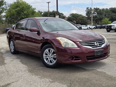 Used 2011 Nissan Altima 2.5 S w/ Convenience Pkg FWD image 1