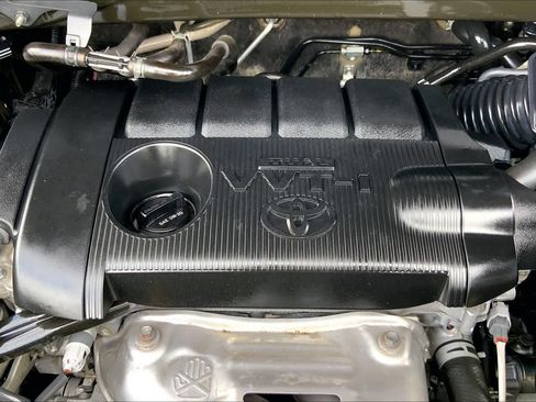 Used 2019 Toyota Highlander LE FWD image 32