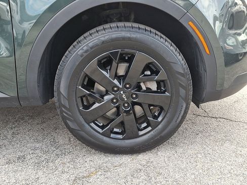 Used 2023 Kia Sorento S w/ Panoramic Sunroof Package image 9