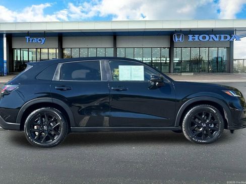 Certified 2023 Honda HR-V Sport image 3