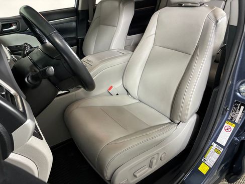 Used 2018 Toyota Highlander AWD V6 image 21