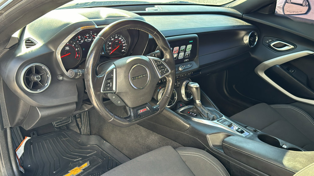Used 2018 Chevrolet Camaro SS RWD image 12