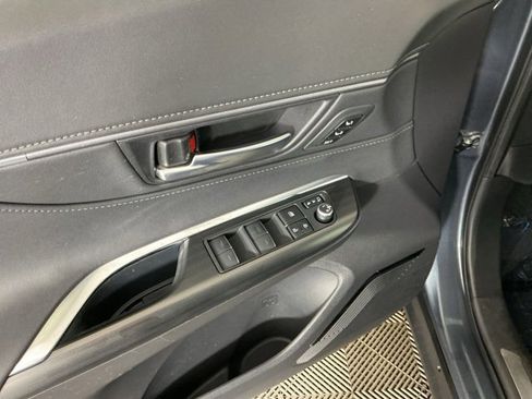 Used 2021 Toyota Venza Limited w/ Advanced Technology Package image 15