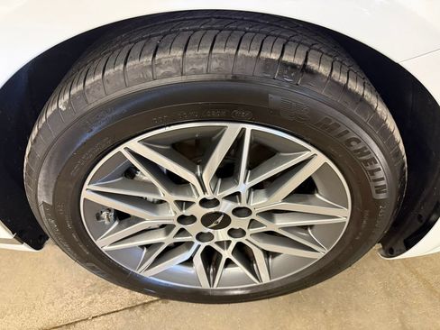 Certified 2025 Genesis G80 2.5T AWD/4WD image 15