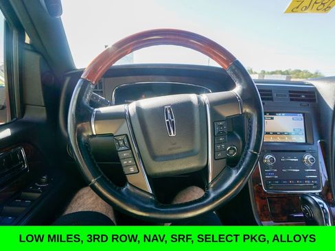 Used 2017 Lincoln Navigator Select image 20