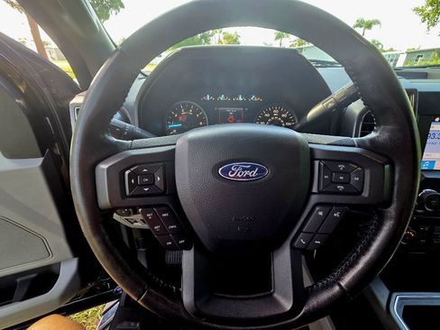 Used 2018 Ford F150 XLT w/ Equipment Group 302A Luxury AWD/4WD image 16
