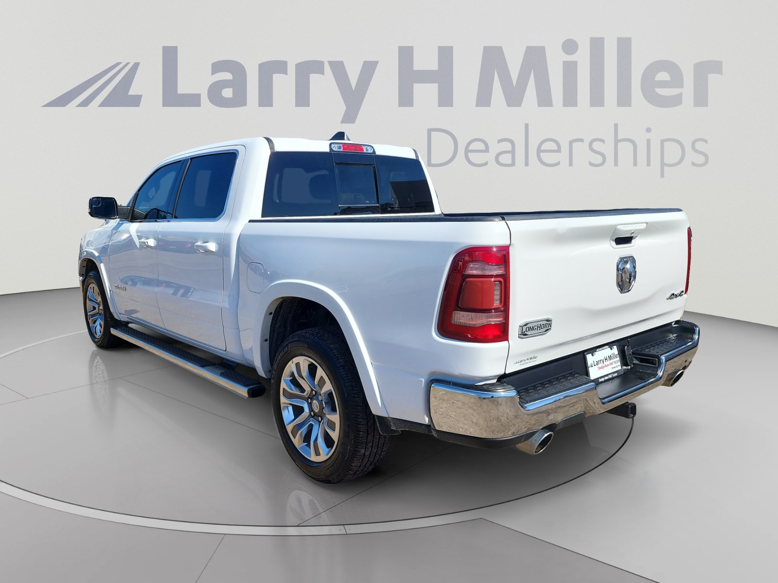 Used 2023 RAM 1500 Limited AWD/4WD image 3
