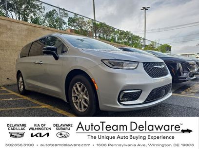 Used 2026 Chrysler Pacifica Select