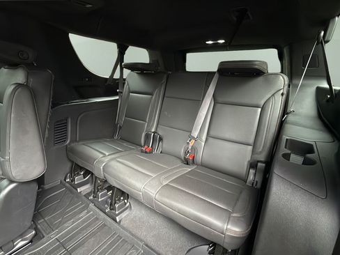 Used 2023 Chevrolet Suburban High Country w/ Premium Package 2 AWD/4WD image 24