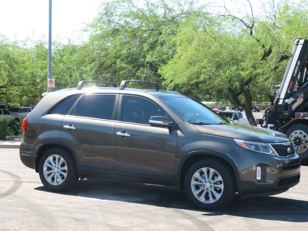 Used 2014 Kia Sorento EX w/ EX V6 Touring Package FWD image 4