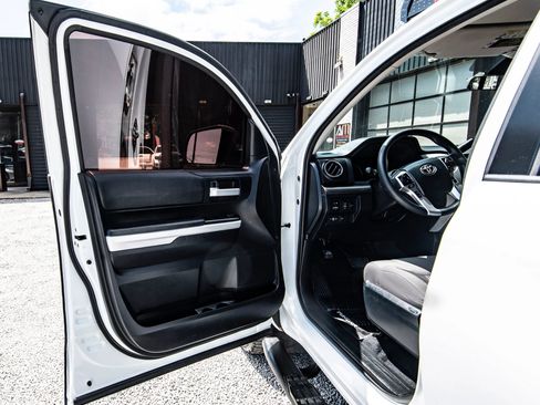 Used 2018 Toyota Tundra SR5 RWD image 28