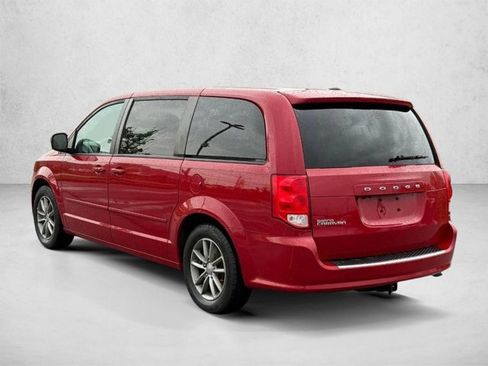 Used 2016 Dodge Grand Caravan SE FWD image 3