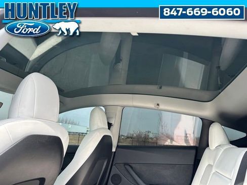 Used 2023 Tesla Model Y Performance image 16