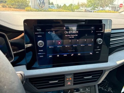 New 2026 Volkswagen Jetta SE FWD image 10