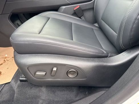 Used 2024 GMC Acadia Elevation image 11