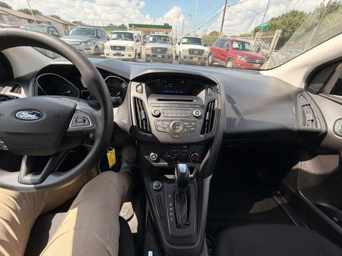 Used 2016 Ford Focus SE FWD image 34