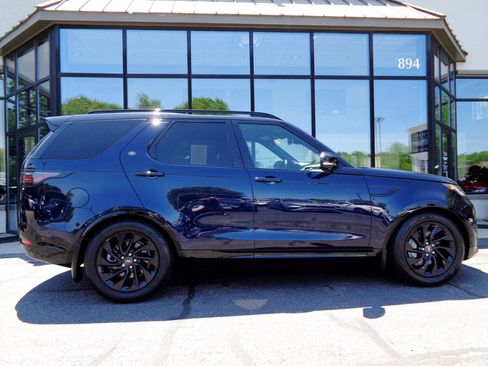 Used 2023 Land Rover Discovery S R-Dynamic image 4