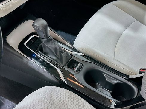 Used 2020 Toyota Corolla L image 16