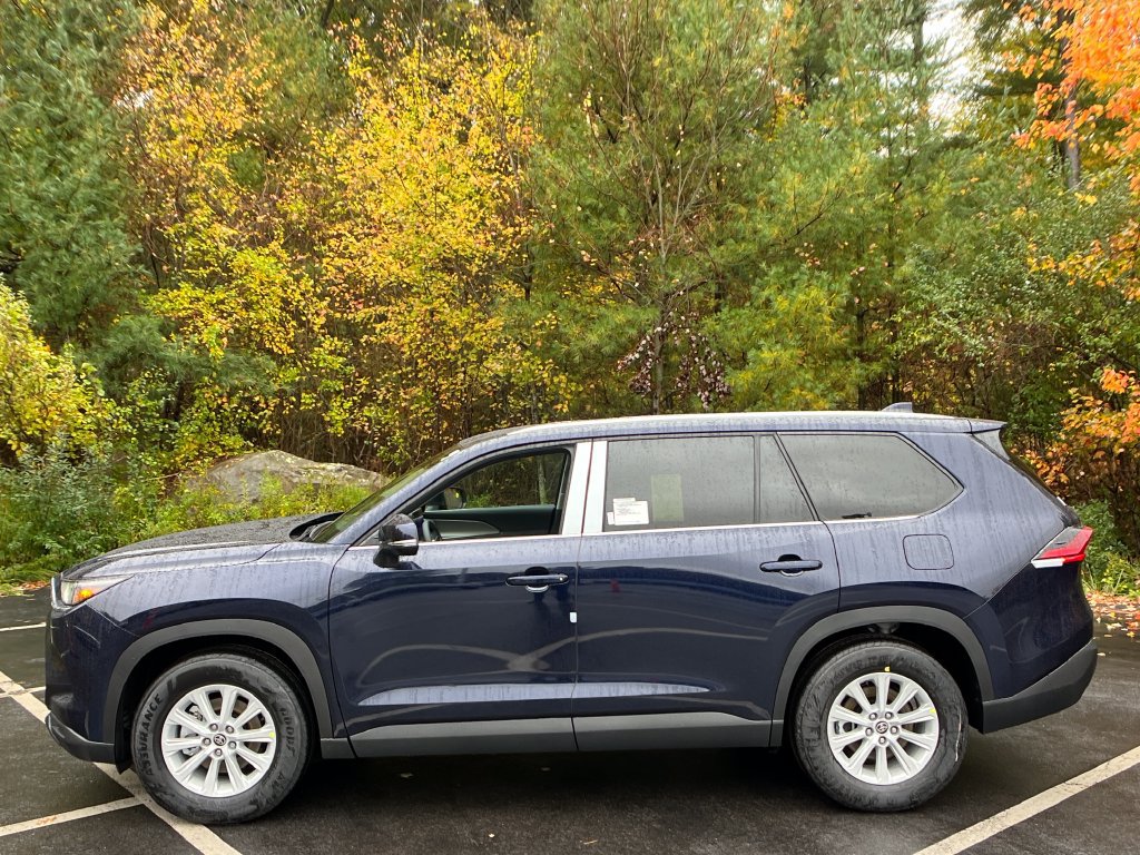 New 2026 Toyota Grand Highlander XLE FWD image 2