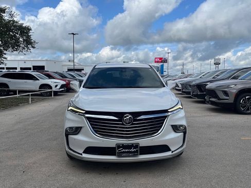 Used 2024 Buick Enclave Essence w/ Technology Package FWD image 2