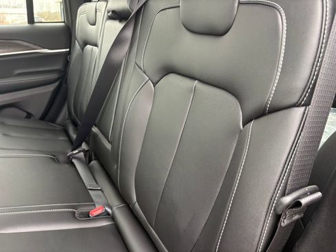 New 2025 Jeep Grand Cherokee Limited image 33