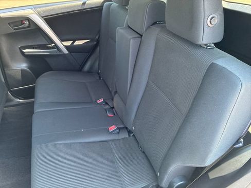 Used 2016 Toyota RAV4 LE FWD image 10