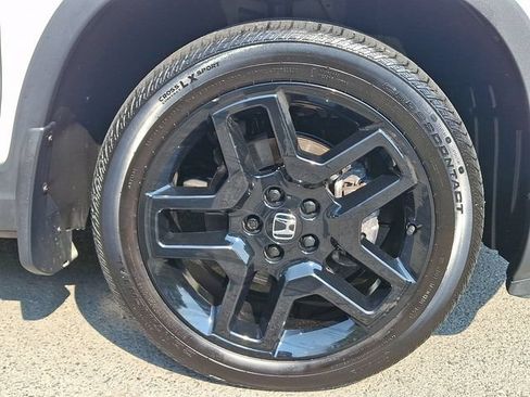 Certified 2024 Honda Passport Black Edition image 8