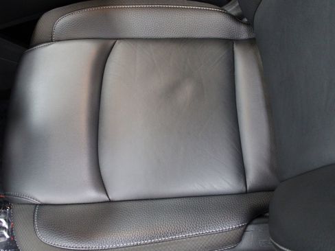 Used 2023 Nissan Pathfinder SL AWD/4WD image 14