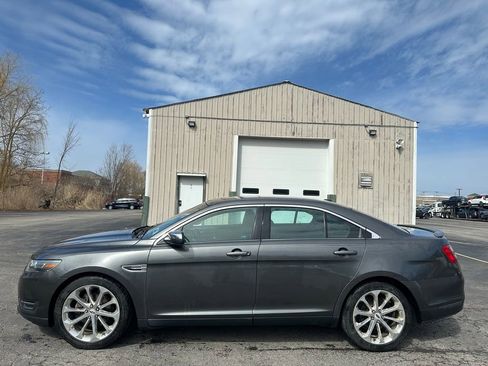 Used 2016 Ford Taurus Limited w/ Equipment Group 301A image 10
