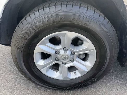 Used 2019 Toyota 4Runner SR5 image 18