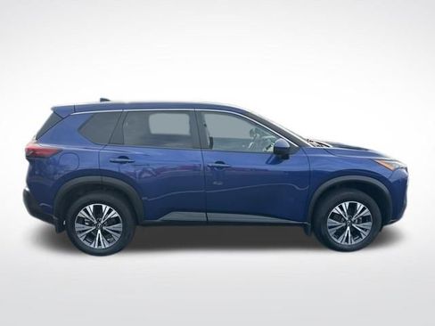Used 2022 Nissan Rogue SV image 6