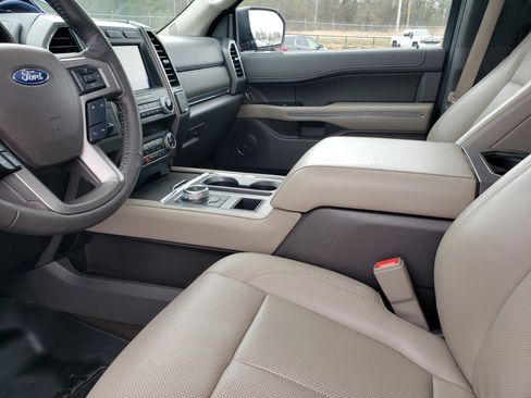 Used 2021 Ford Expedition XLT image 26