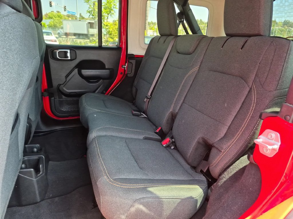 Used 2025 Jeep Wrangler Unlimited Sport AWD/4WD image 28
