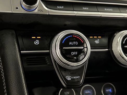 Used 2023 Genesis G70 2.0T image 34