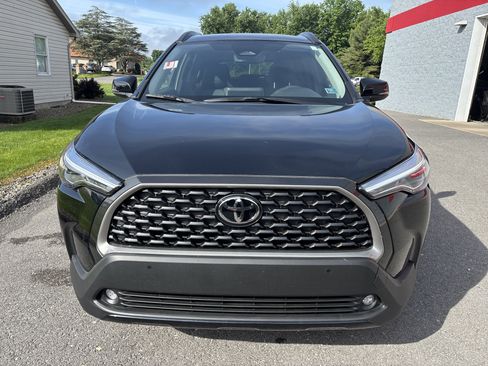 Certified 2025 Toyota Corolla Cross XLE w/ Convenience Package AWD/4WD image 8