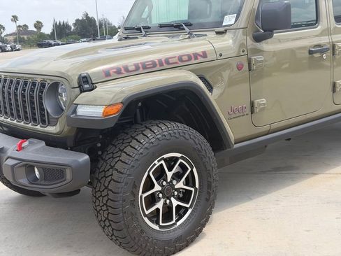 New 2026 Jeep Gladiator Rubicon w/ Steel Power Dome Hood Package AWD/4WD image 10