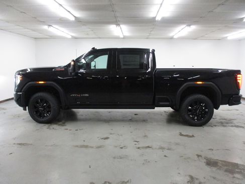 New 2026 GMC Sierra 2500 AT4 w/ AT4 Premium Plus Package AWD/4WD image 12