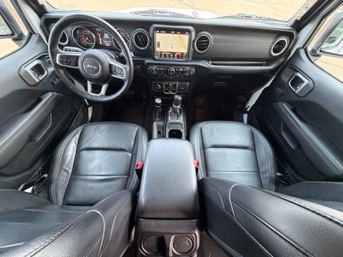 Used 2019 Jeep Wrangler Unlimited Sahara w/ Dual Top Group AWD/4WD image 20