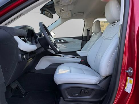 New 2026 Ford Explorer Platinum w/ LUX Leather Package AWD/4WD image 9